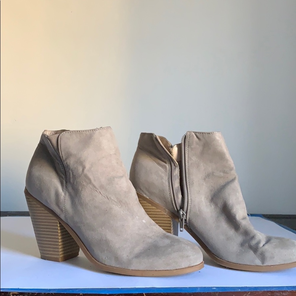Banana republic ankle boots